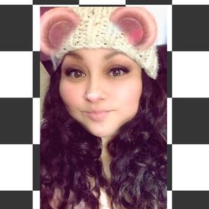 Meet your Posher, Celina